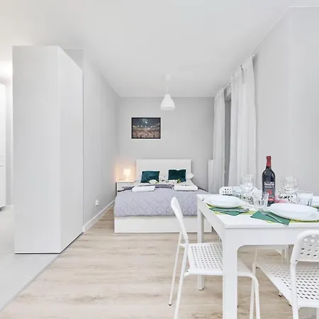 Apartment Gwiazdzista Studio By Sky Tower By Renters