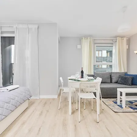 Gwiazdzista Studio By Sky Tower By Renters Apartment Wroclaw
